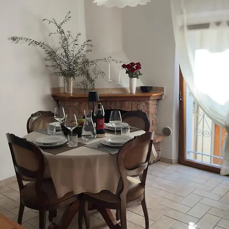 Apartment Entire Three Bedrooms Townhouse With Terrace In Heart Of Tuscany