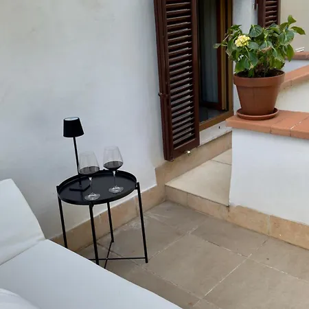 Entire Three Bedrooms Townhouse With Terrace In Heart Of Tuscany Montopoli in Val d'Arno