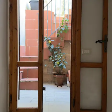 Entire Three Bedrooms Townhouse With Terrace In Heart Of Tuscany